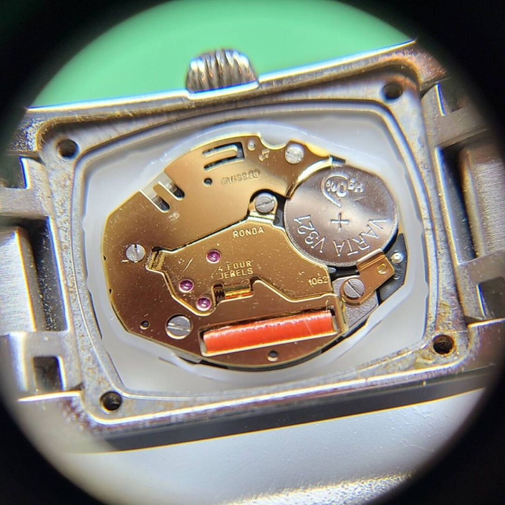 フレデリックコンスタント（FREDERIQUE CONSTANT）の電池交換 | BROOCH