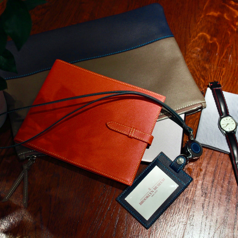 フレンチカーフ] コンビ クラッチバッグcolor：トープ×インクブルー