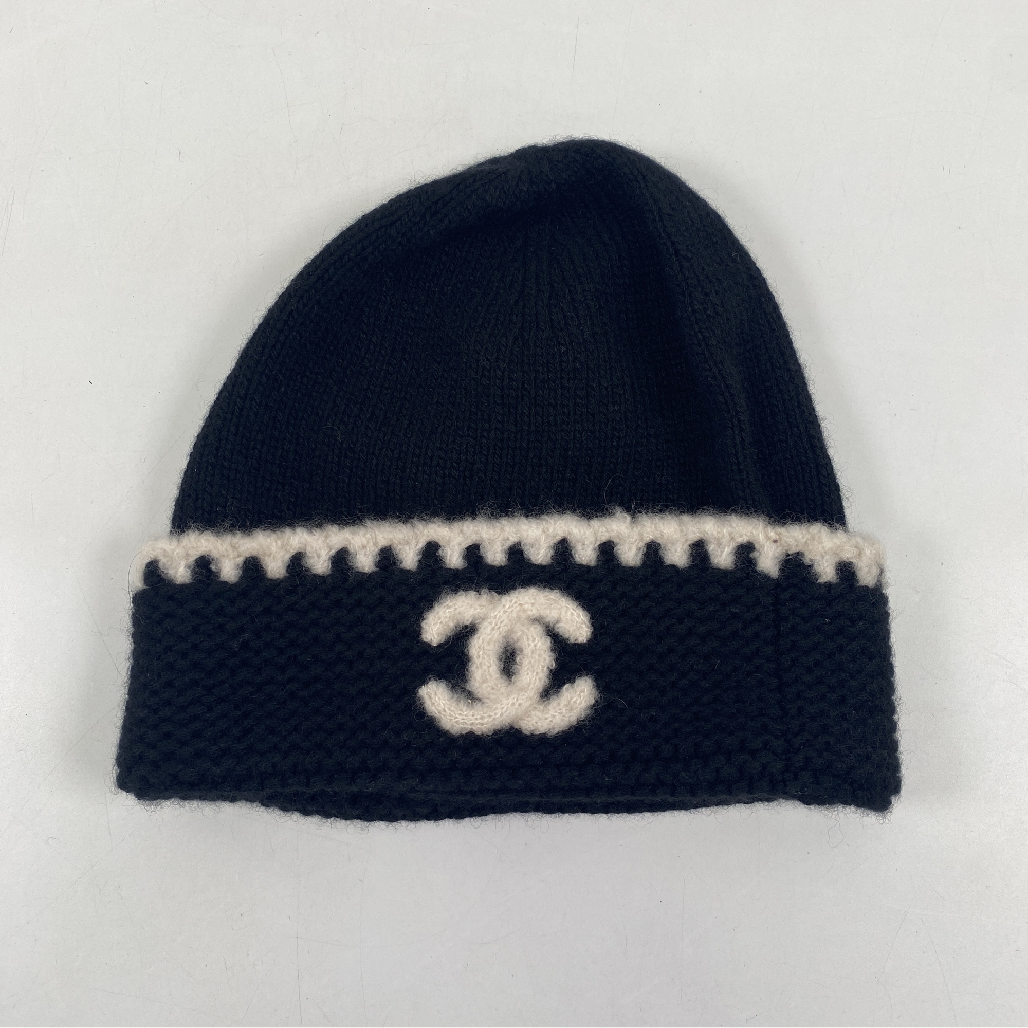 シャネル CCマーク ニット帽 ブラック×ホワイト AA9203 買取実績【買取