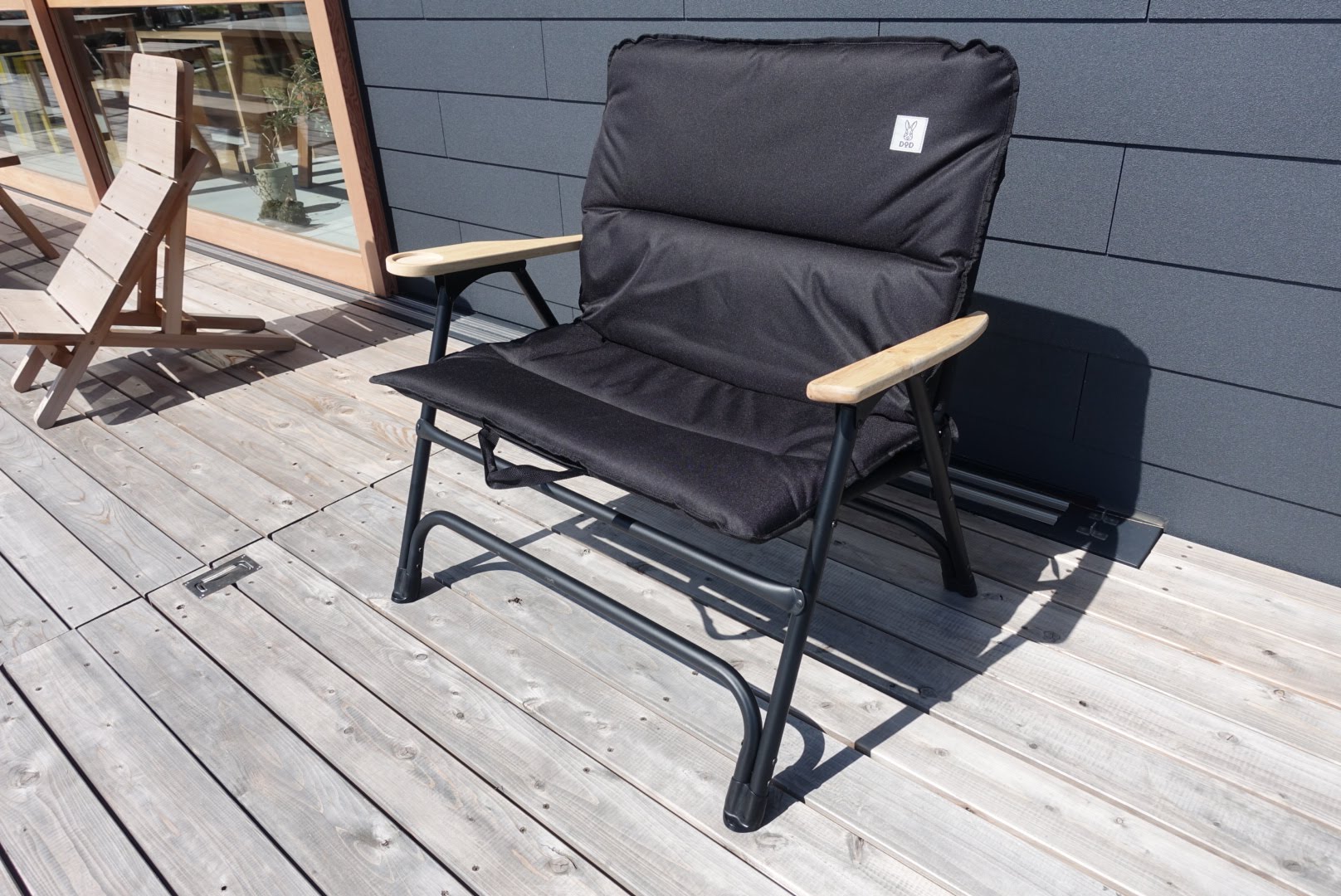 DODの新作アウトドアチェア「オヤコチェア」レビュー 猟師作家だるの狩