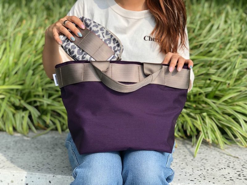 ブリーフィングのナイロントートに新色が登場！夏服との相性も良いので