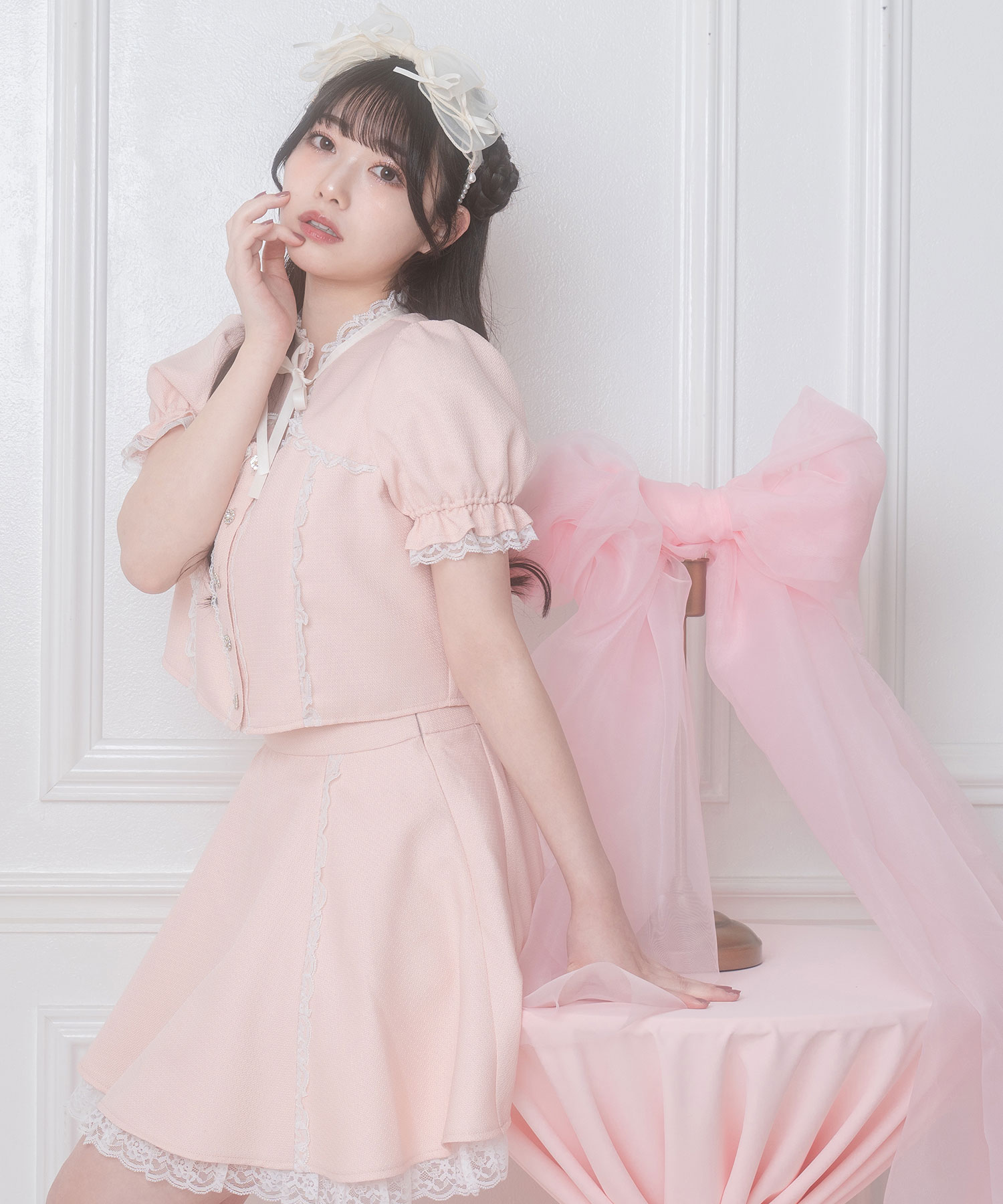 胸元あきレースセットアップ – BUNNY APARTMENT