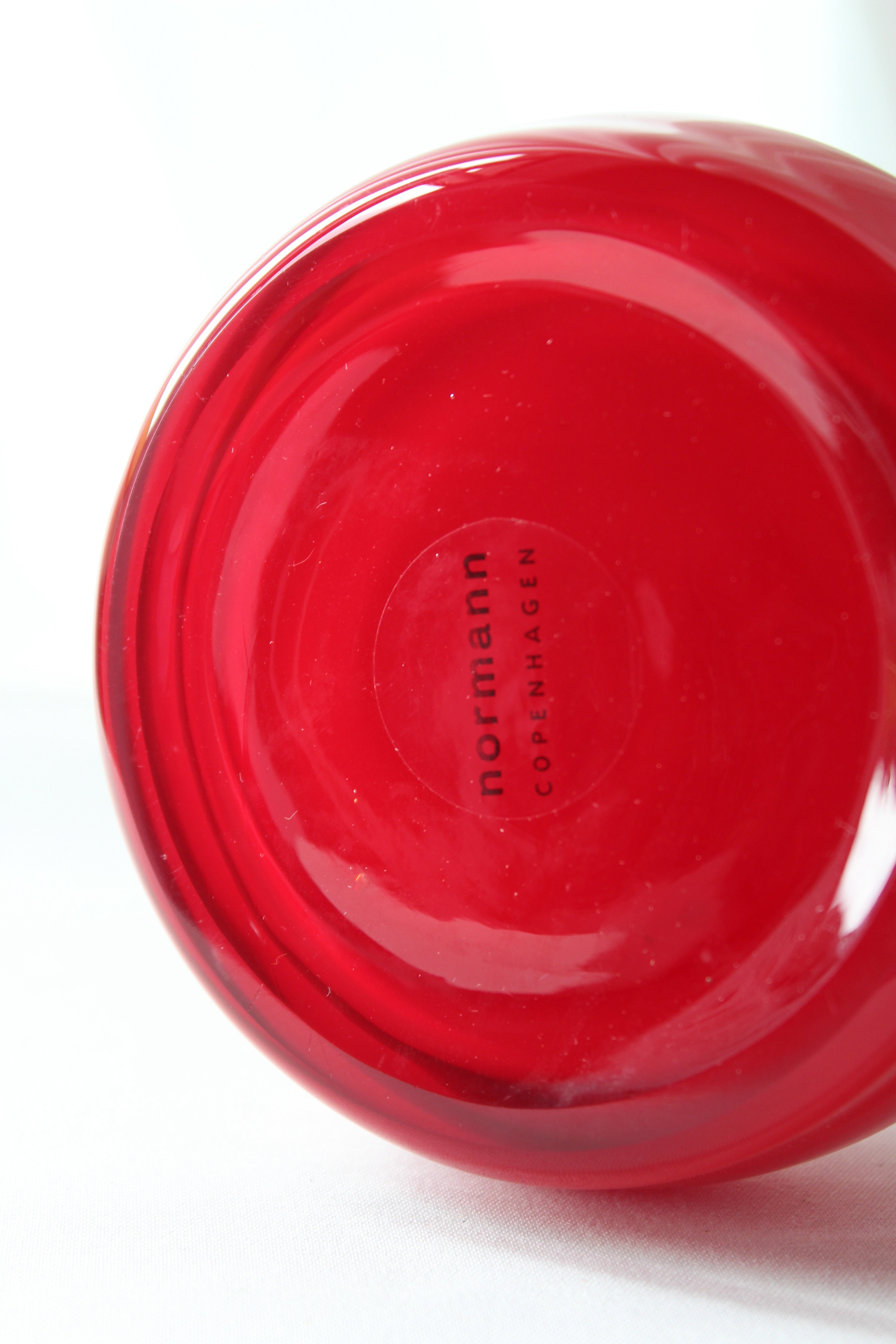 Normann - 'Swing' vase, red – ByMonica