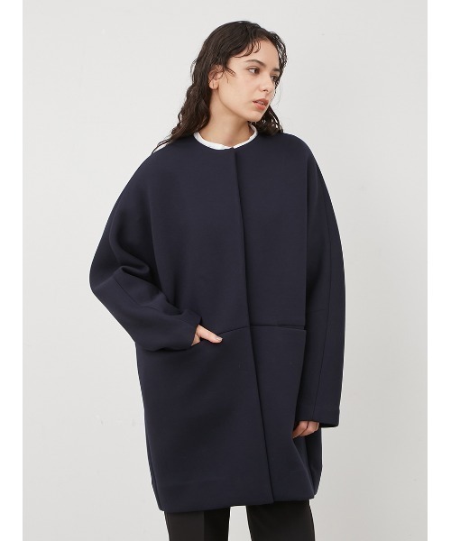 Mila Owen（ミラオーウェン）の「ノーカラーコクーンハーフ丈ポンチ