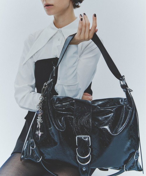 セール】パテントレザーライク ミディアムショルダーバッグ / Le reve