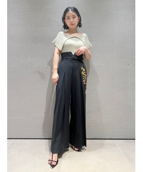 LILY BROWN（リリーブラウン）の「刺繍ハイウエストタックパンツ