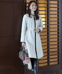 JUSGLITTY（ジャスグリッティー）の「ファー付きノーカラーミドル丈