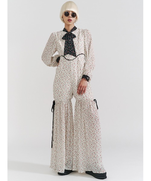 PAMEO POSE（パメオポーズ）の「Flora AIO（つなぎ/オールインワン