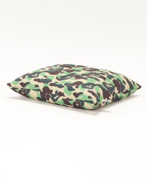 A BATHING APE（アベイシングエイプ）の「ABC CAMO 2WAY NECK PILLOW M