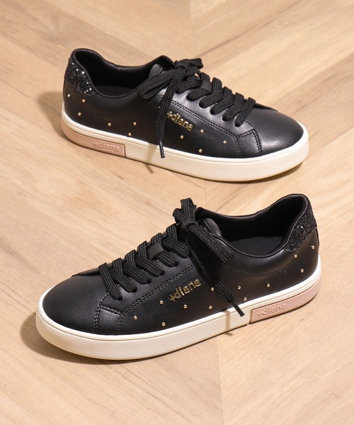 diana（プラスダイアナ）の「スタッズ付きスタンダードスニーカー