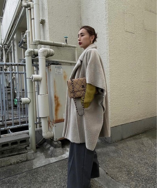 Ameri（アメリ）の「REVERSIBLE BOA PONCHO COAT（ポンチョ）」 - WEAR