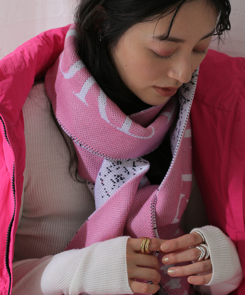 MONTMARTRE NEW YORK】 Most Commercial Pink：マフラー（マフラー