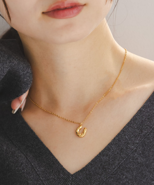 PETIT MOMENTS/プティモーメント Horse Shoe Charm Necklace