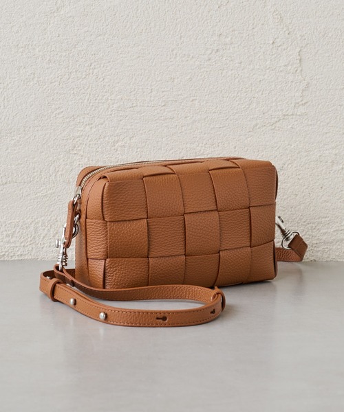 IACUCCI（イアクッチ）の「ベルタ XS CERVO（ショルダーバッグ）」 - WEAR