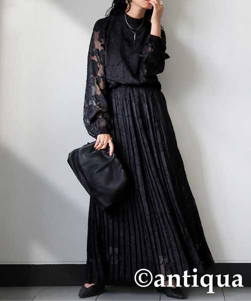 antiqua（アンティカ）の「シアーフラワープリーツワンピース