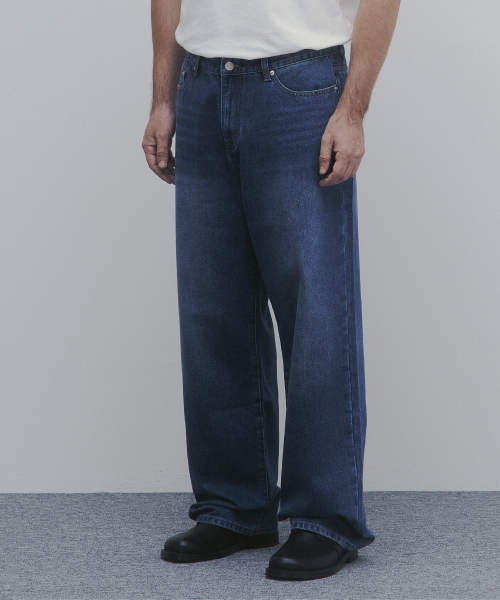 セール】ストレートエッセンシャルデニムパンツ（ダークブルー