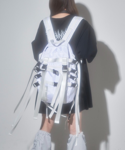 Whinny（ホワイニー）の「Whinny/四次元リュック（バックパック