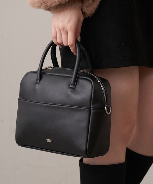 Chico（チコ）の「スクエアレザーショルダー（ショルダーバッグ）」 - WEAR