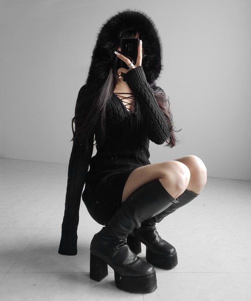 セール】【 2color 】ファーフーディレースアップレディニットミニ