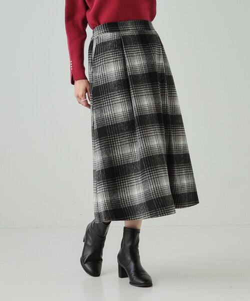 専用アースマジック 新品 チェックスカート・長袖Tシャツ・シャギー