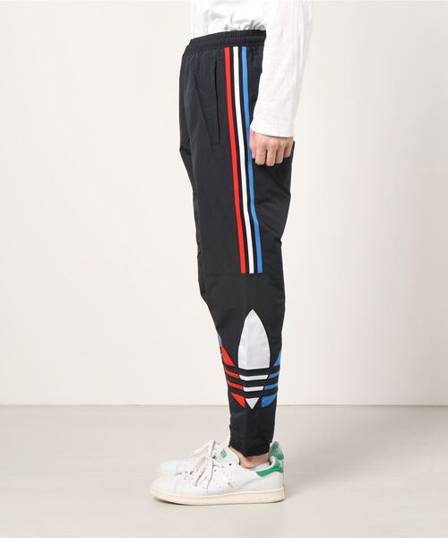 adidas（アディダス）の「アディカラー トラックパンツ（ジャージ