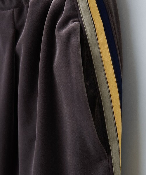 6（ロク）の「＜6(ROKU)＞ベロア3ライン パンツ（その他パンツ）」 - WEAR