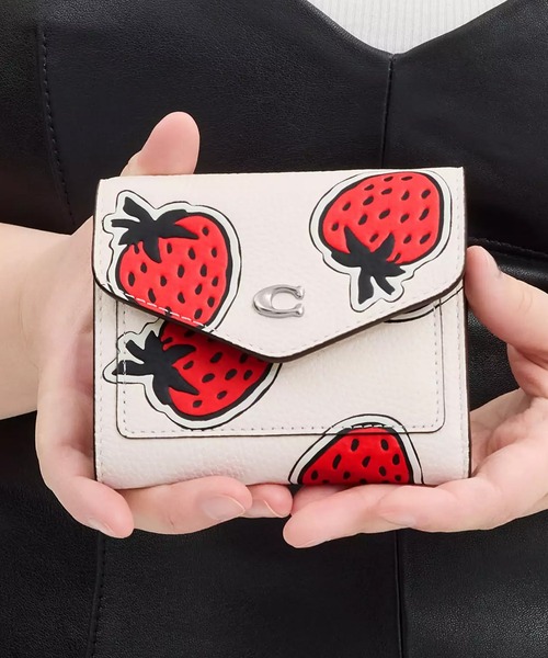 COACH（コーチ）の「ウィン スモール ウォレット・ストロベリー