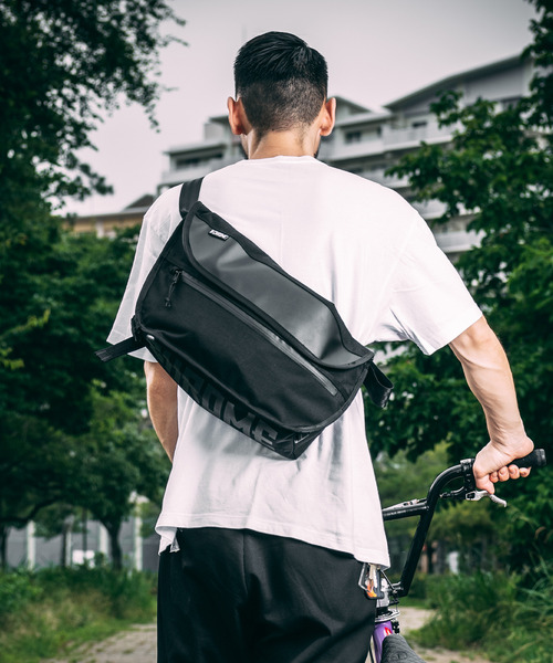 CHROME（クローム）の「［ CHROME / クローム ］SIMPLE MESSENGER BAG