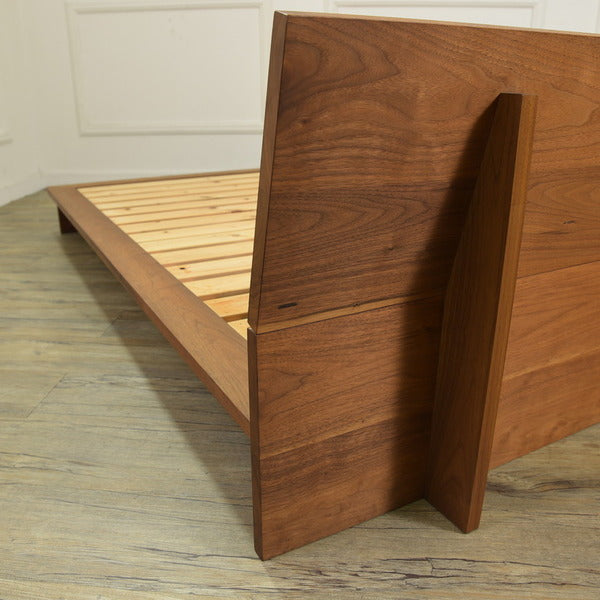 マスターウォール Master Wal / Japan MORELESS ベッドフレーム