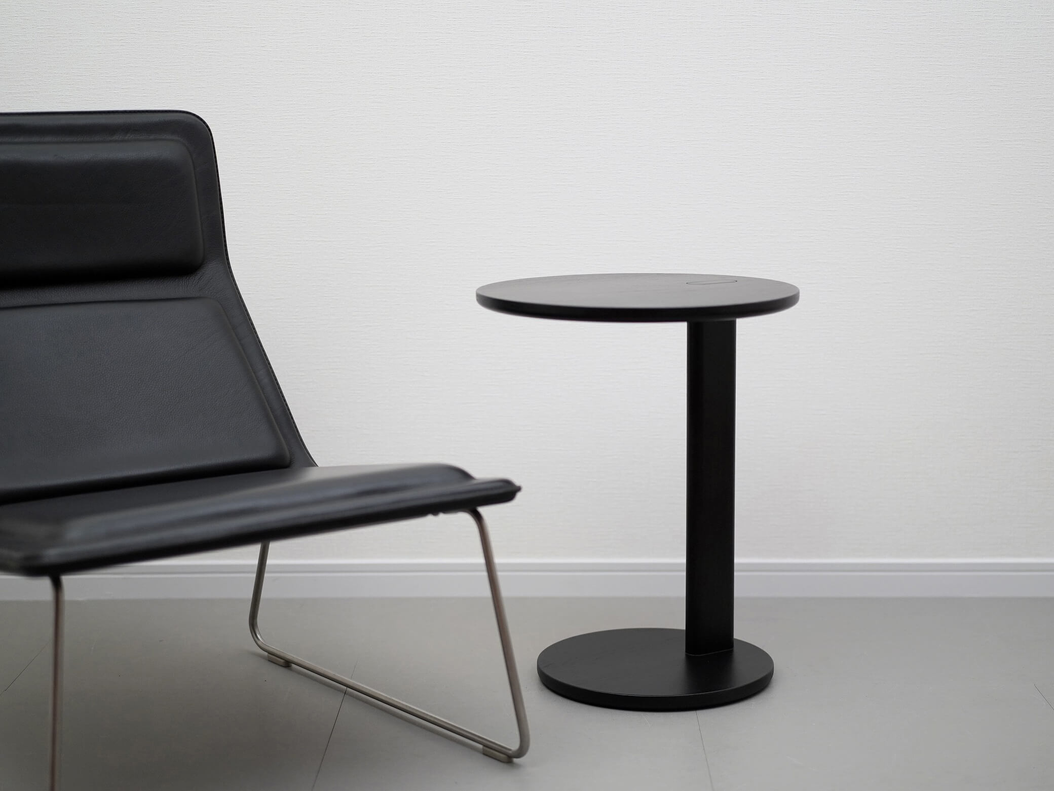 エレファント サイドテーブル ブラック クリスチャン・ハース