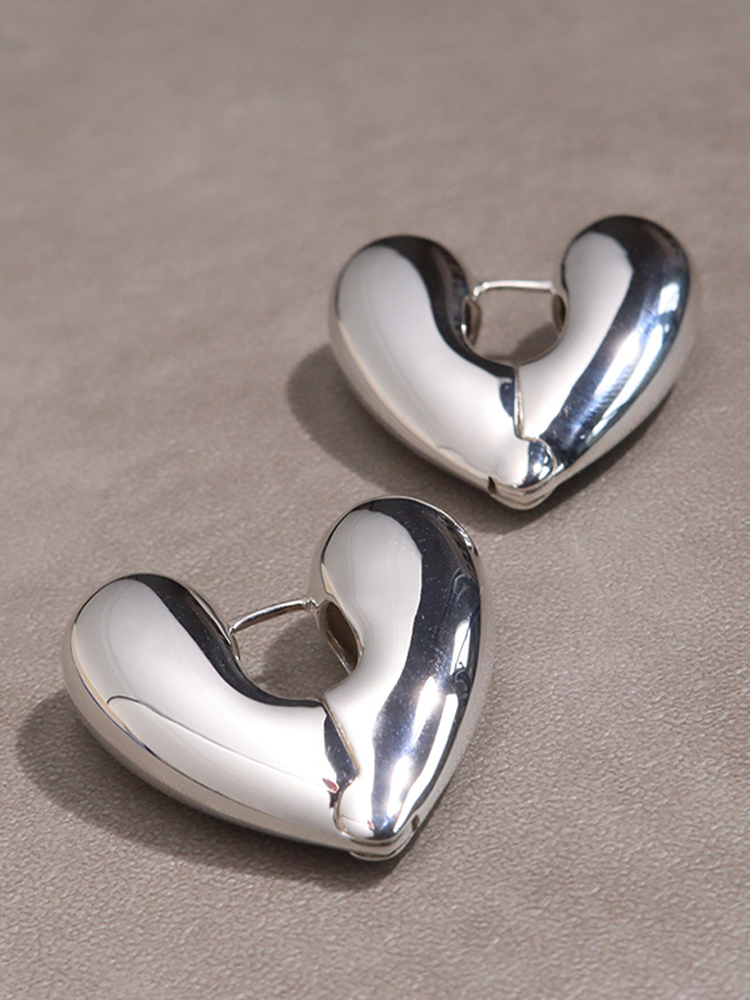 ANNIKA INEZ アニカイネズ LARGE HEART HOOP ピアス – CALIDA