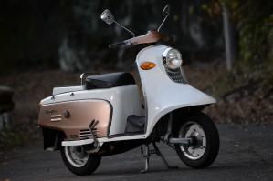 ♯01 オジサンに懐かしい、絶滅危惧種のスクーター｜富士重工業