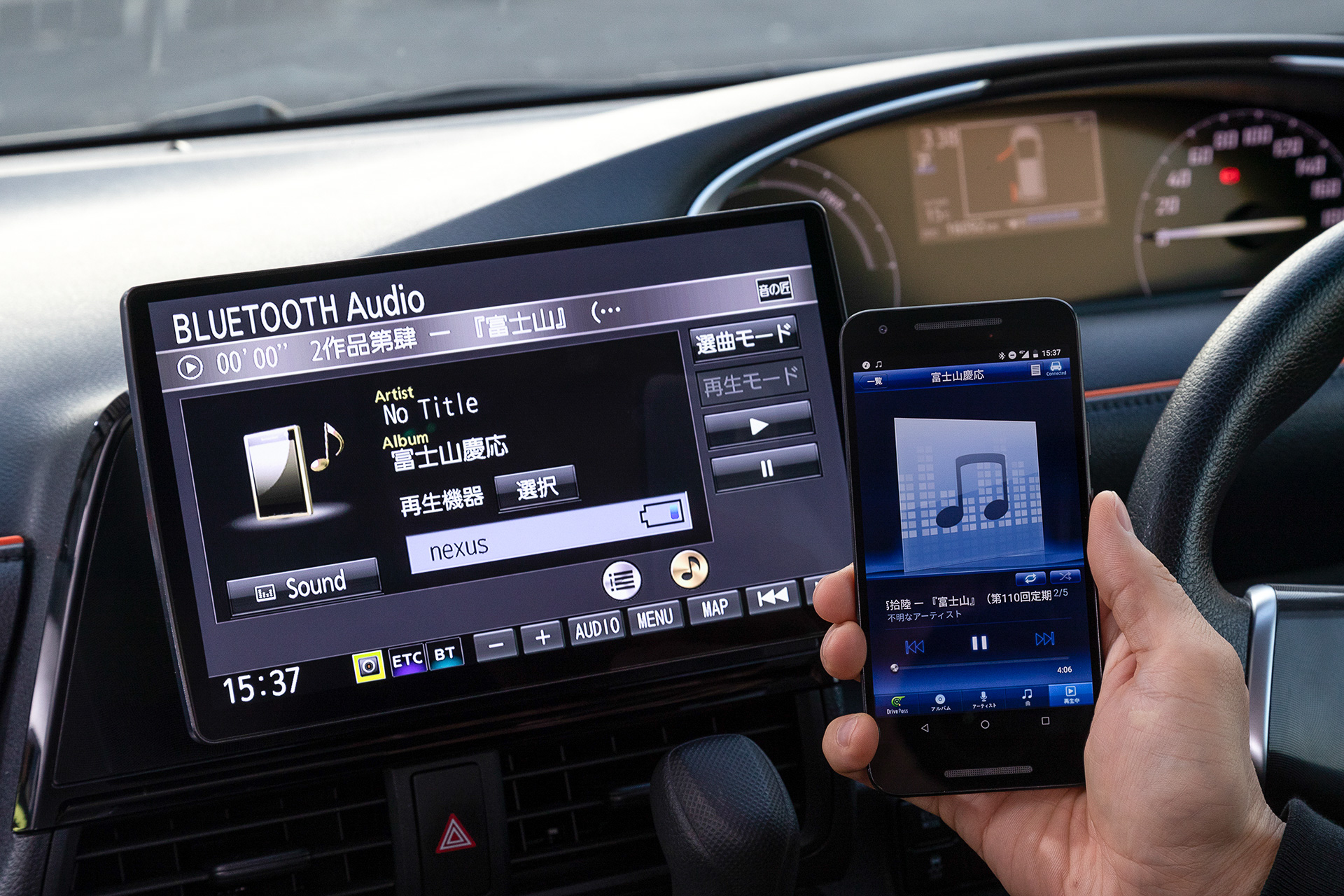 10V型大画面ナビなのに400車種以上に対応!! パナソニック「ストラーダ