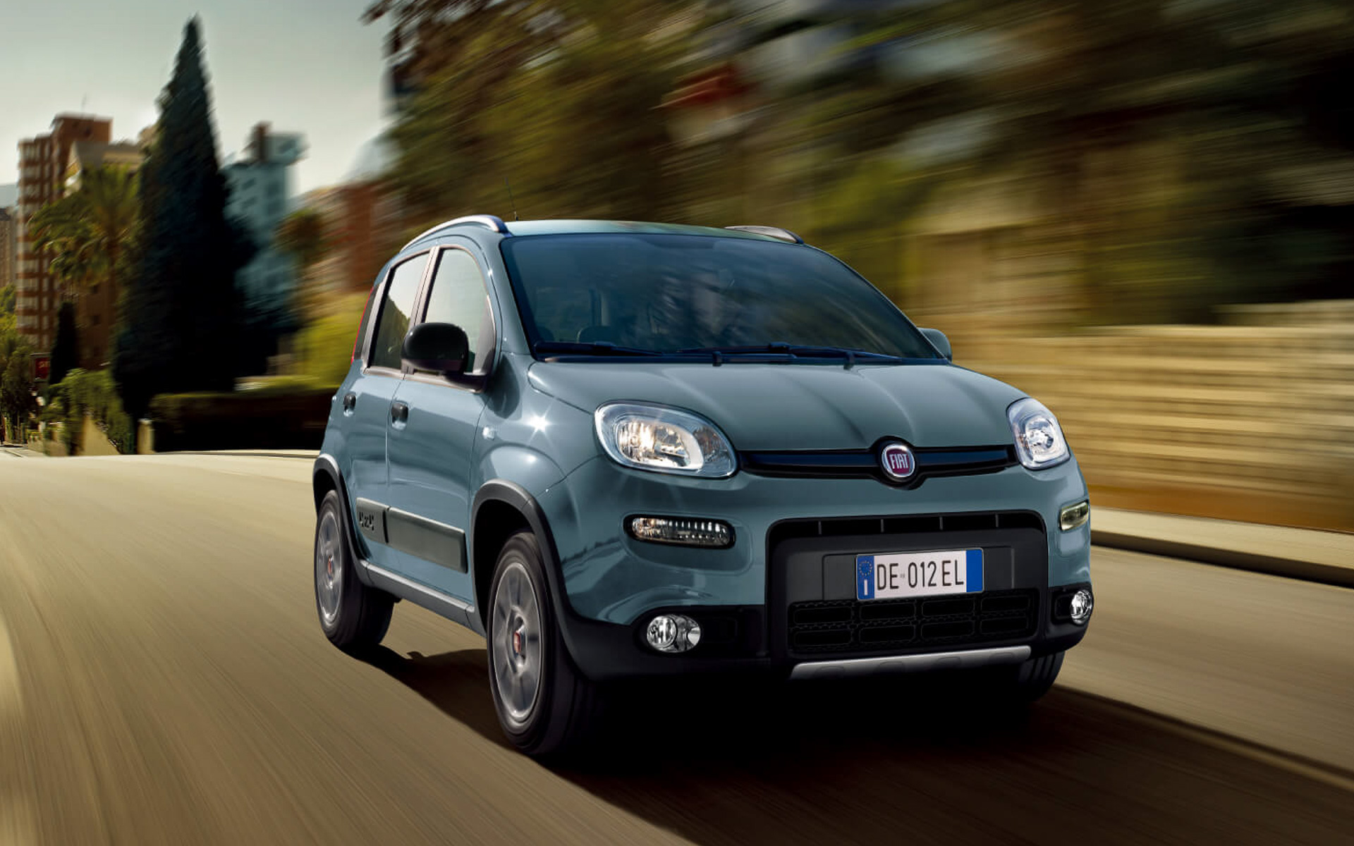 フィアット、限定車「パンダ ストリート 4×4」 特別なボディカラーに4