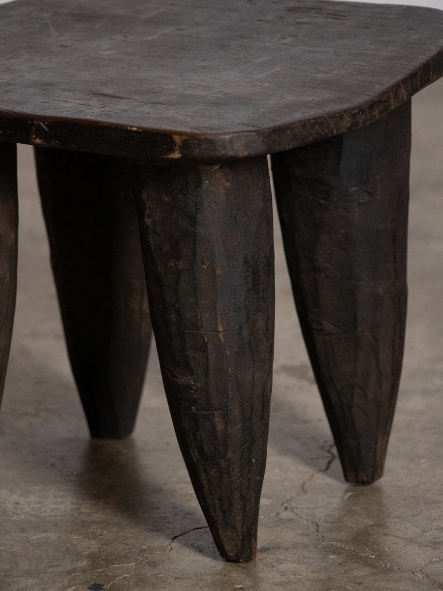 セヌフォ族スツール