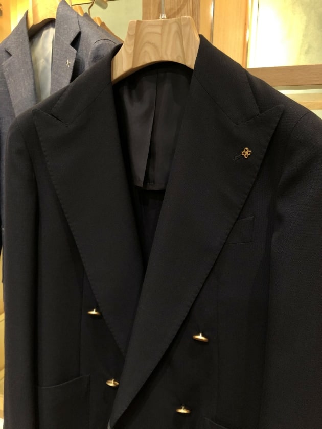 今シーズンは4つボタンがオススメのTAGLIATORE｜ビームス 銀座｜BEAMS