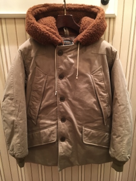 BEAMS PLUSのB-9 DOWN JACKET｜BEAMS PLUS（ビームス プラス）｜BEAMS