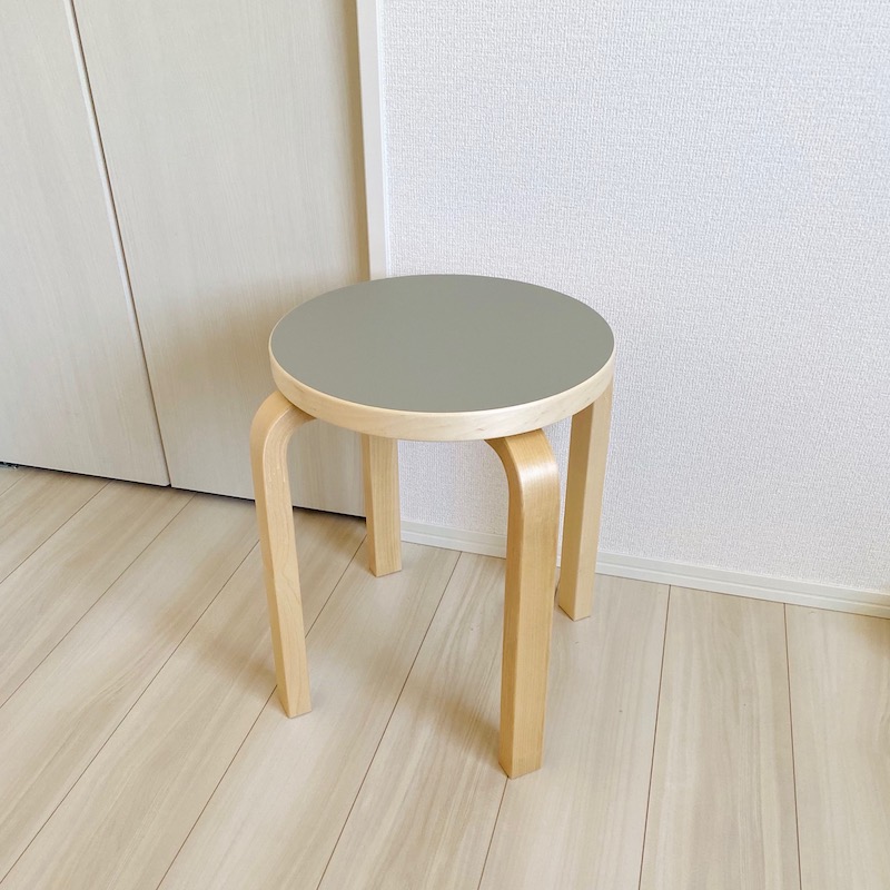 アルテックのスツールE60を購入！4本足！憧れの北欧家具 - migaru-days