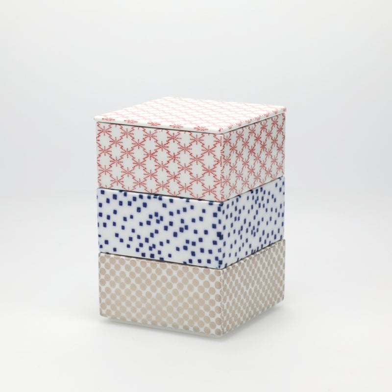 タイムアンドスタイル重箱 いちご銀彩 中（一段）と赤絵 / 角松皮菱