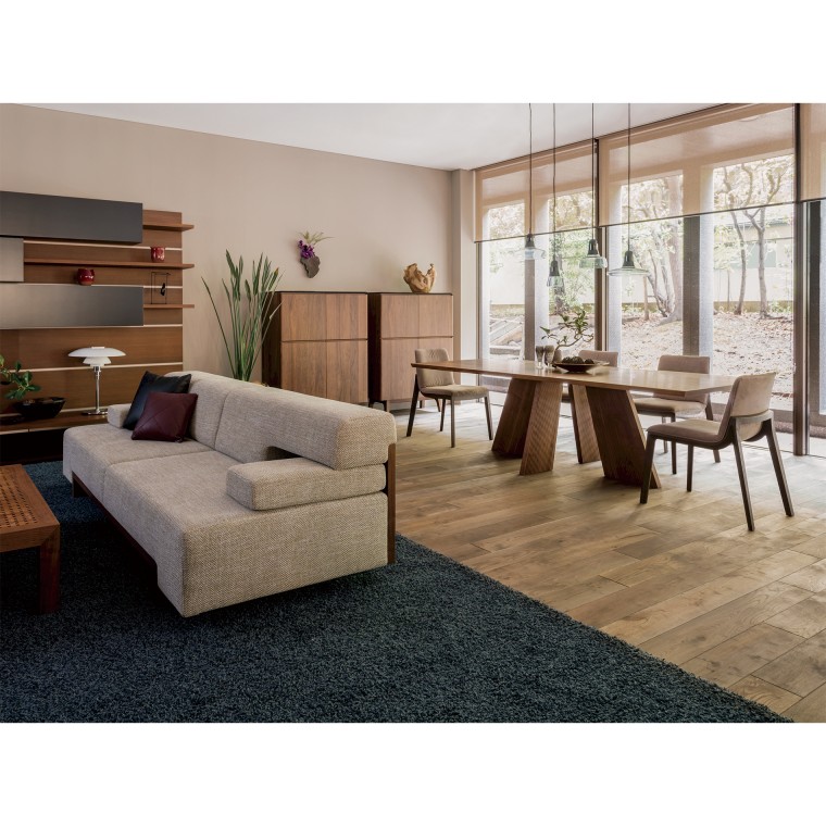 ATILLA LUX | Series | CONDE HOUSE