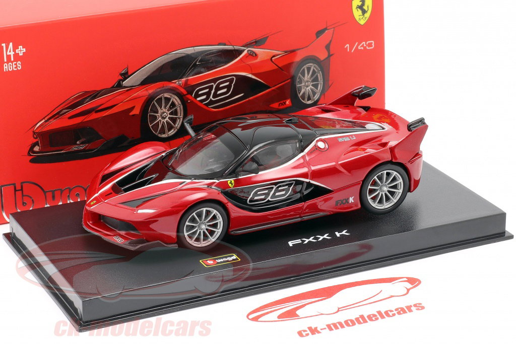 Bburago 1:43 Ferrari FXX-K #88 赤 / 黒 Signature 18-36906R モデル
