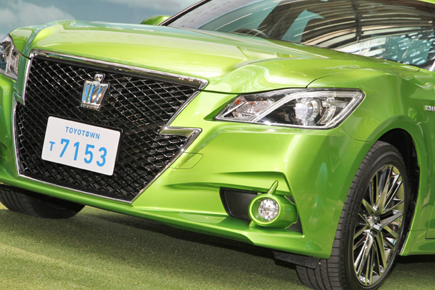 トヨタ「クラウン」誕生60周年 “若草色・空色”ボディカラーが期間限定