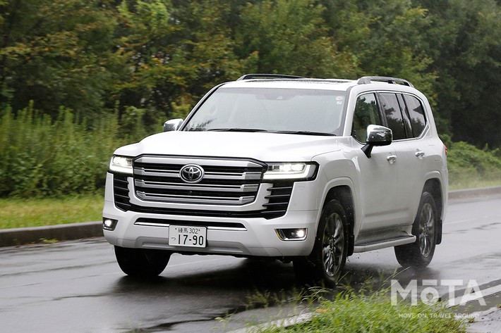 新型ランドクルーザー300外装解説】標準モデルとGRスポーツを撮り