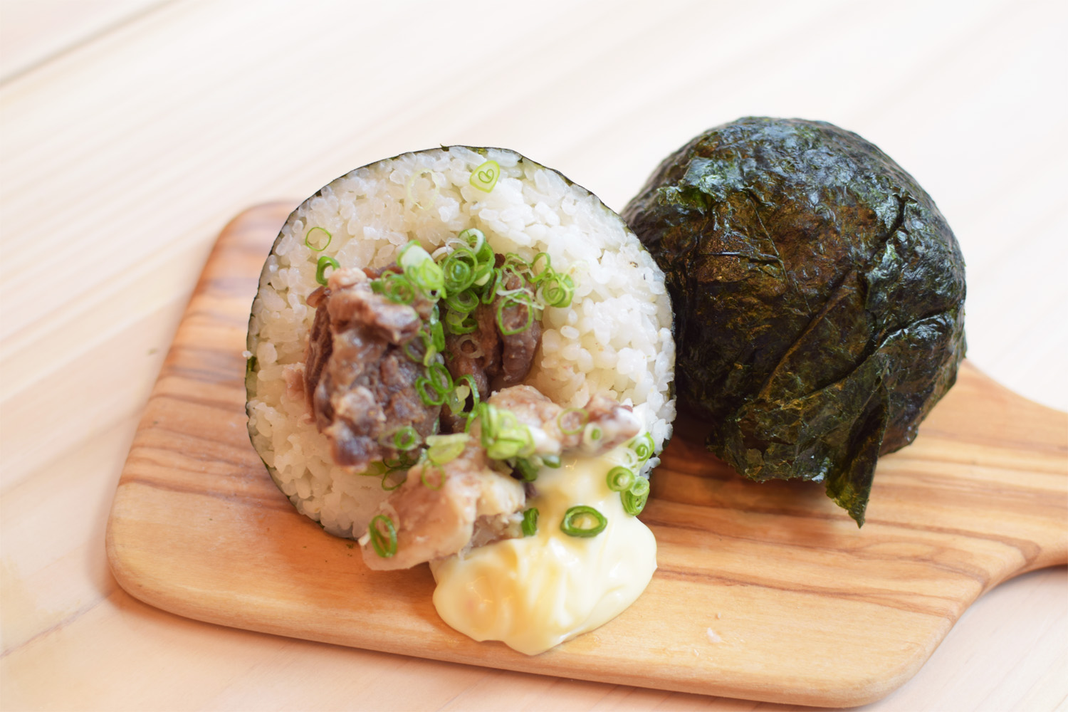 牛すじマヨ爆弾 - おにぎり専門店 FUNFUN