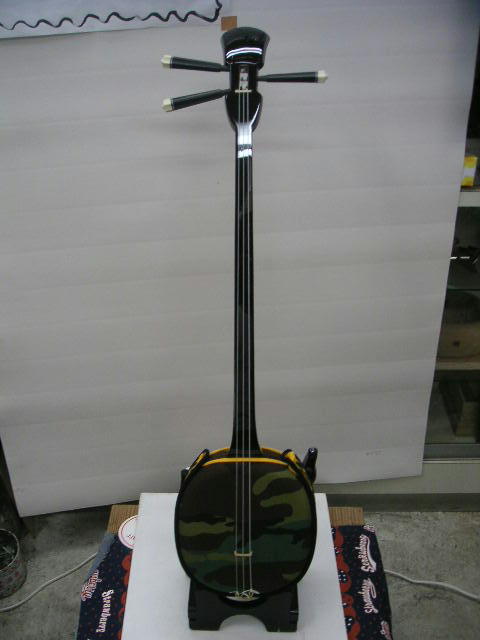 沖縄三線 パラシュート三線 迷彩柄 ツメ・チューナー付き 沖縄三線