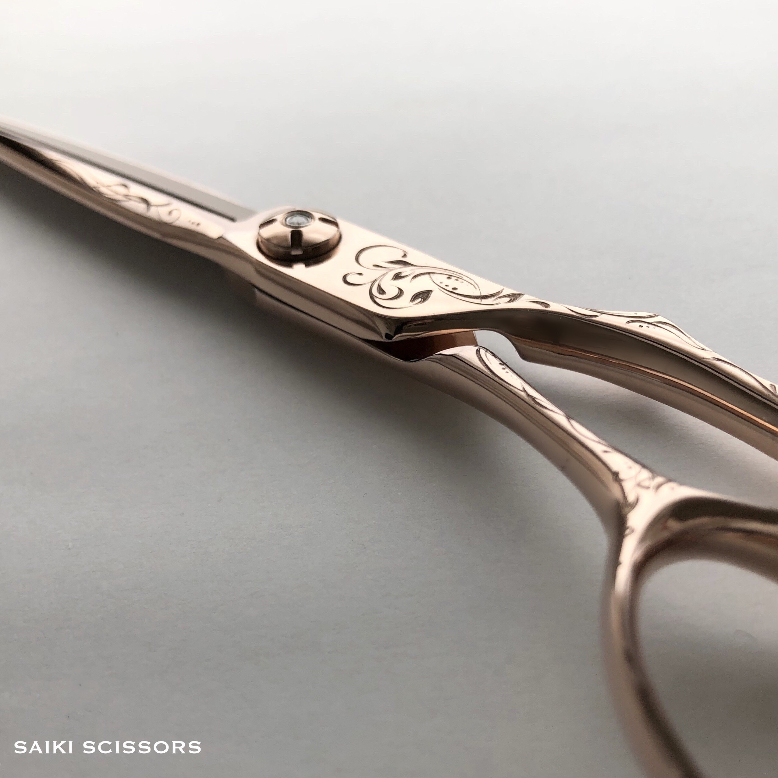 HSS6.0(ピンクゴールドフローリッシュ・スワール) - 髪を傷めない美容