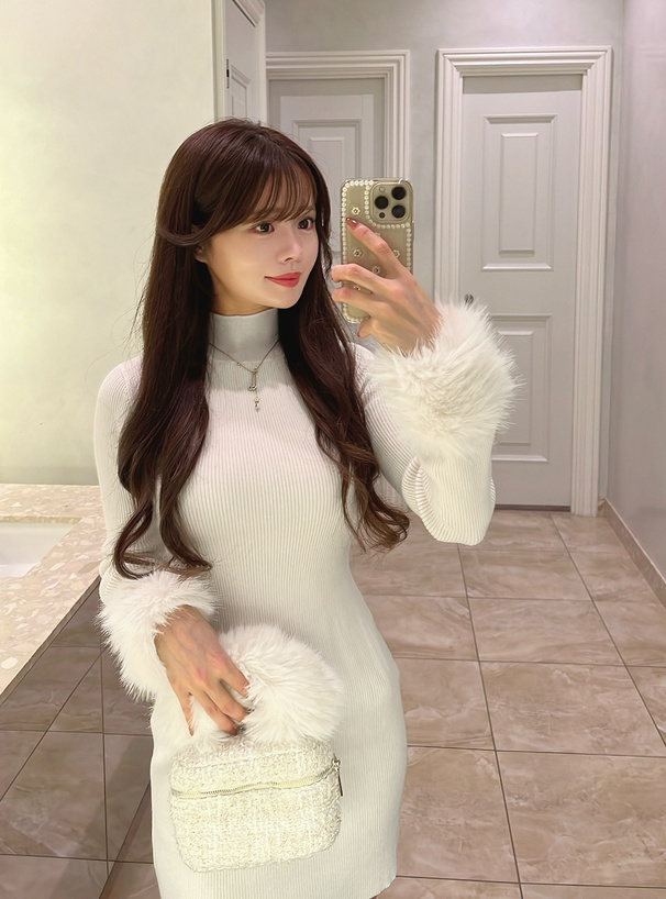 新品・タグ付き・箱あり】THE TOÉアンゴラ混 ニットミニワンピース