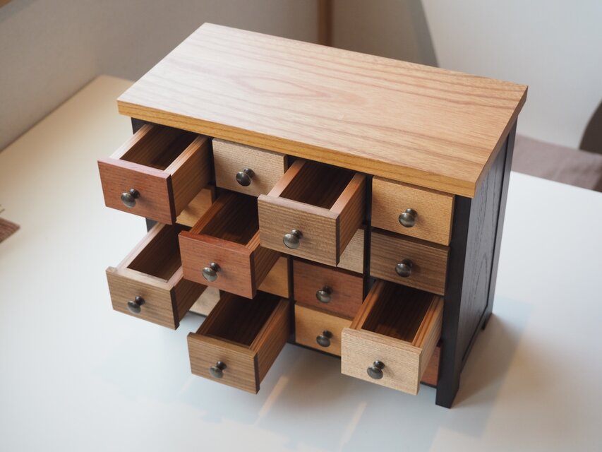 薬箪笥 | iichi 日々の暮らしを心地よくするハンドメイドや