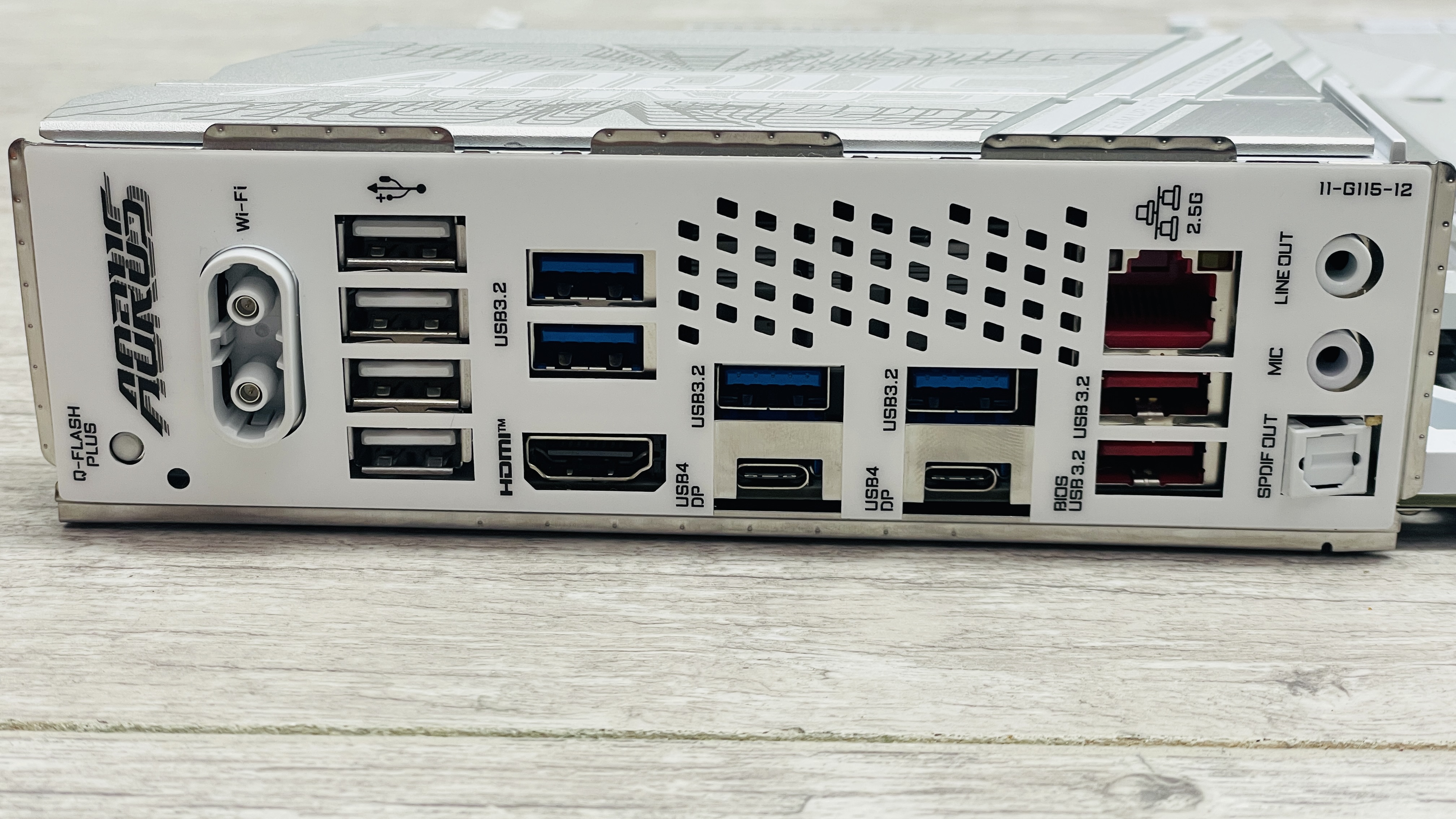 Gigabyte X870 Aorus Elite WiFi7 Ice review | PC Gamer