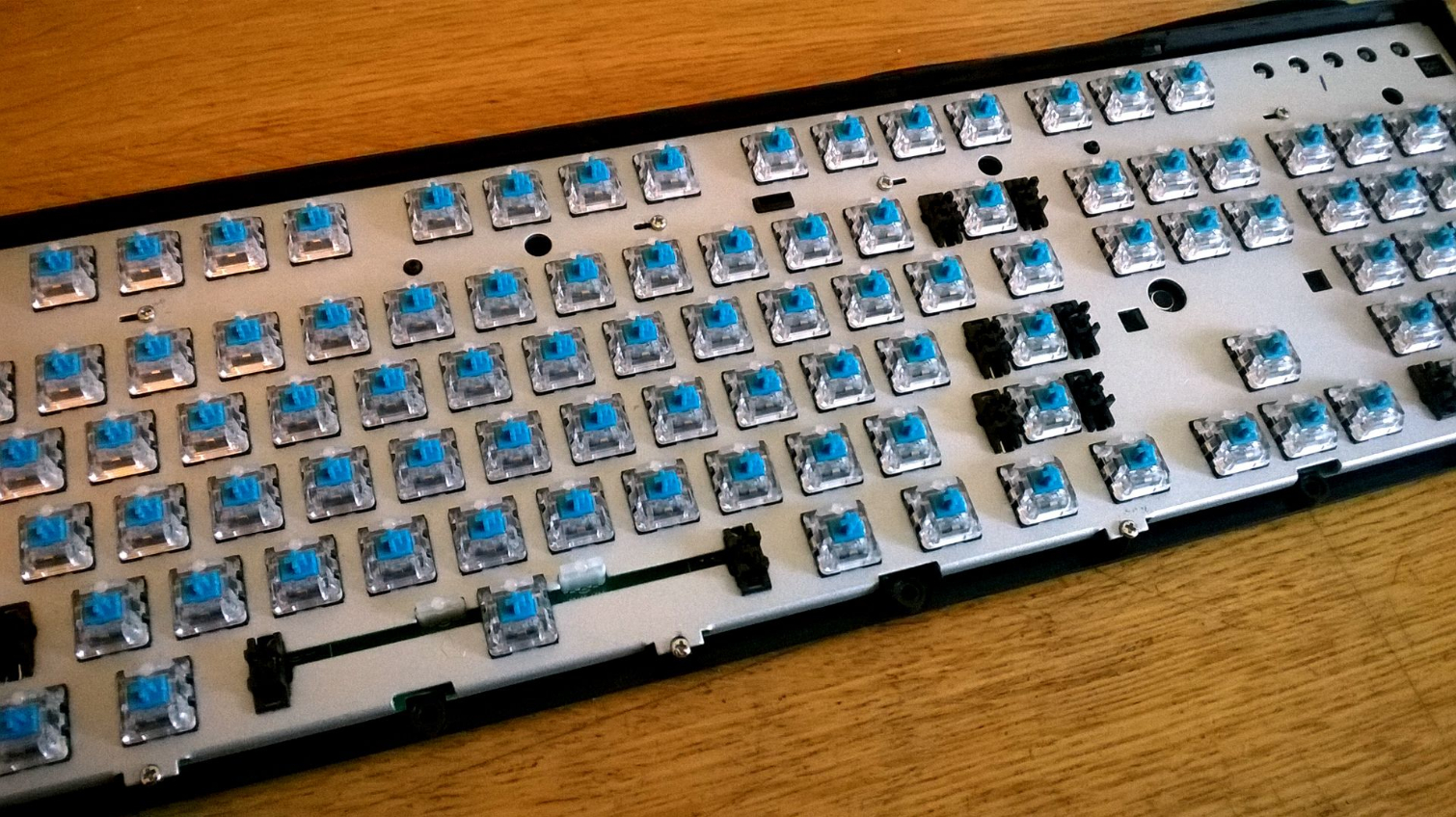 Zalman ZM-K900M Mechanical Keyboard Teardown